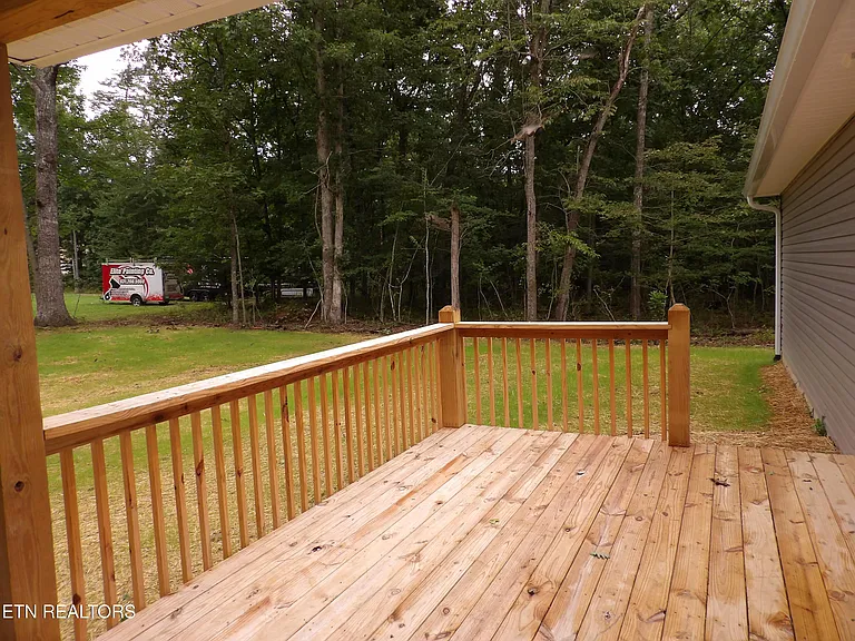 707 Oneida Ln — Photo 24