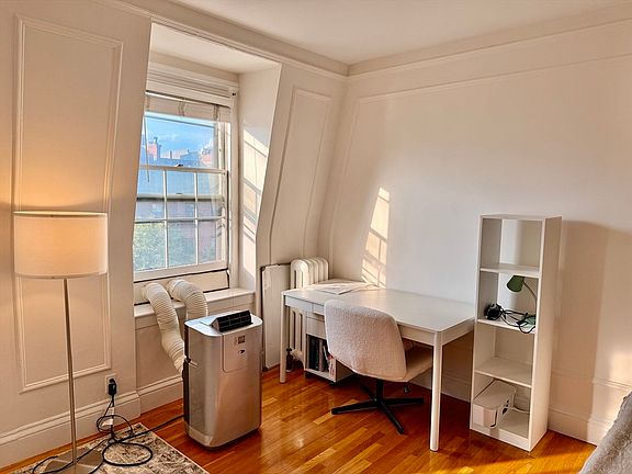 4th image of 235 Beacon St APT 9