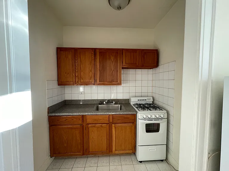 5154 N Clark St #422 — Photo 7