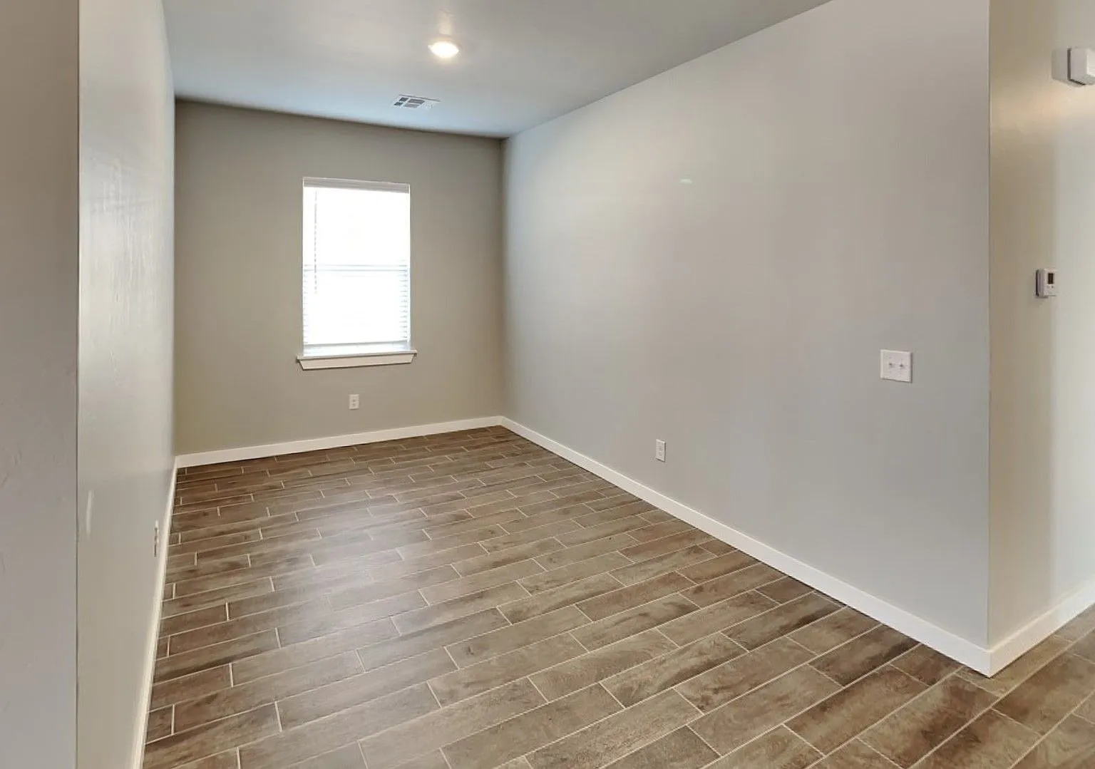 4 Bedroom 2 Bathroom 2 Car Garage Home in Oakdale School District — Photo 4