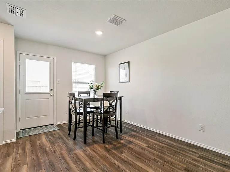 720 Autumnwood Way — Photo 8