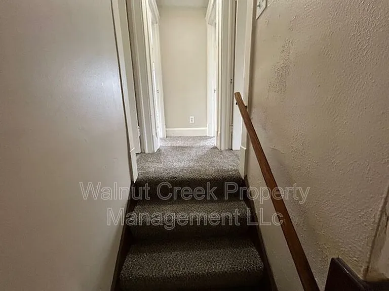 100 Rush St — Photo 10