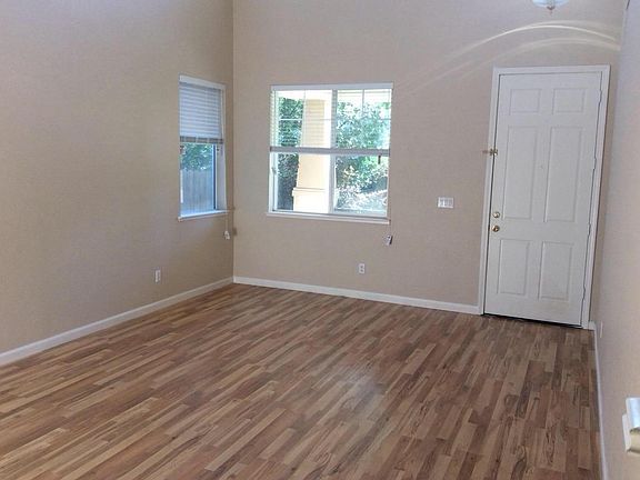 2nd image of 212 Dockside Dr