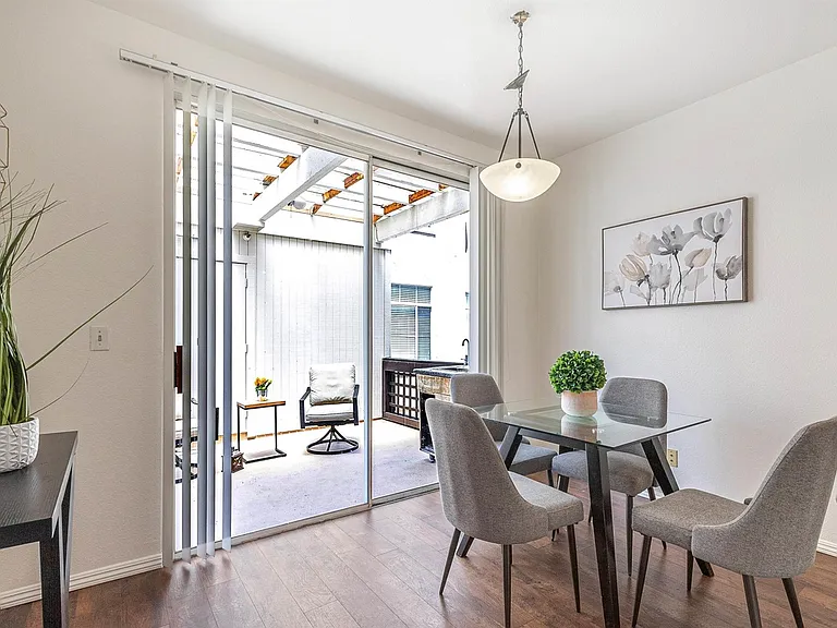 441 Camille Cir #12 — Photo 32
