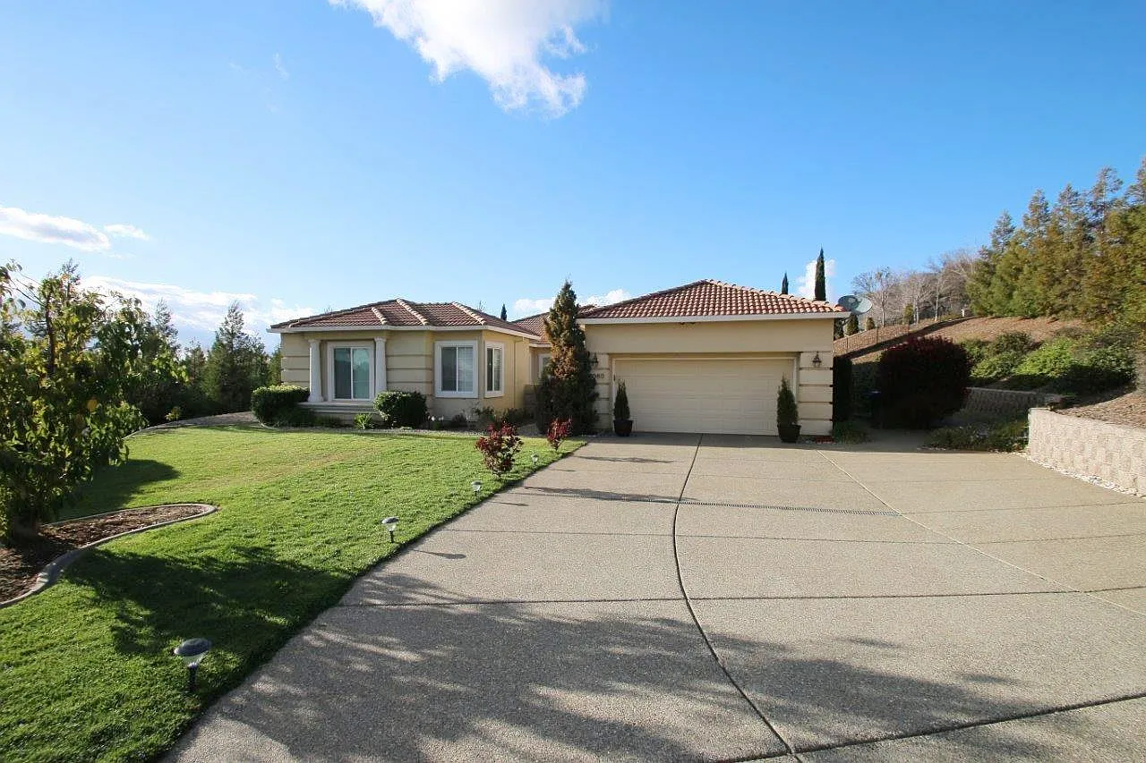 3060 Honey Cir photo 1