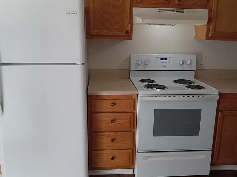 312 Kenova Ave — Photo 5