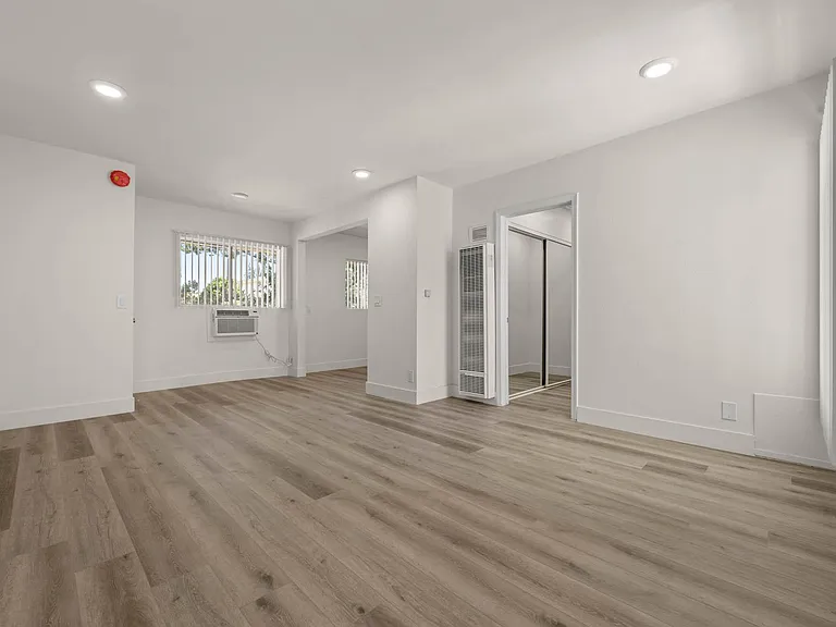 4764 Forman Ave. — Photo 6
