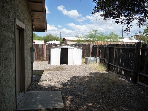 1st image of 3713 E Blacklidge Dr