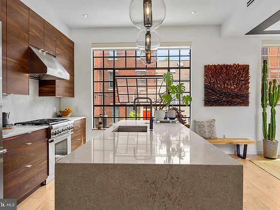 5th image of 1130 Shackamaxon St Unit 1