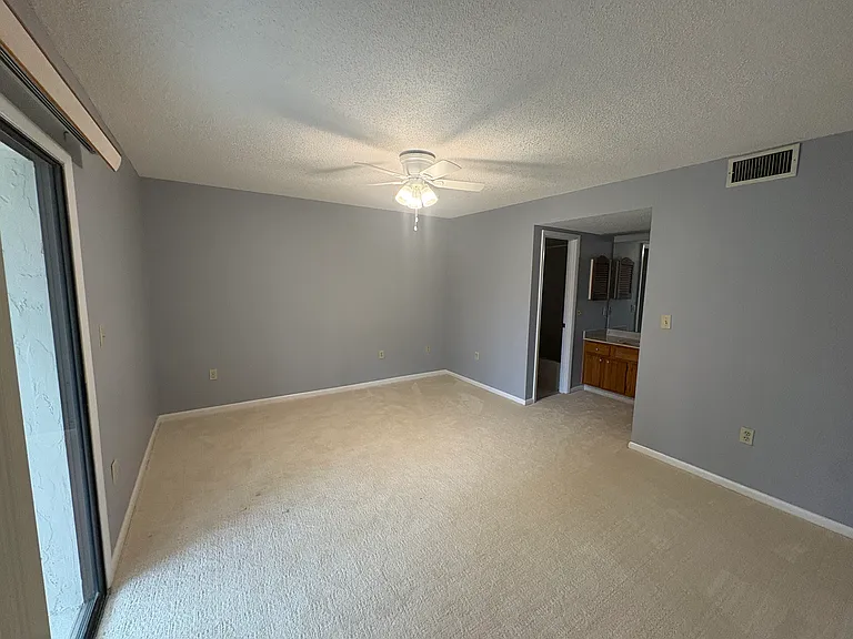 6102 Country Club Dr #F-2 — Photo 12