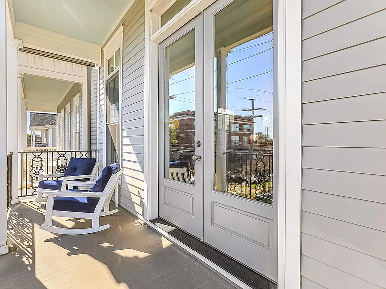 2406 Valence St — Photo 21