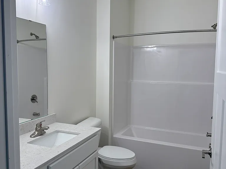 Manor Heights Townhome — Photo 7