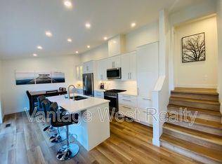 651 Oxford Ave, Kelowna, BC V1Y7L6