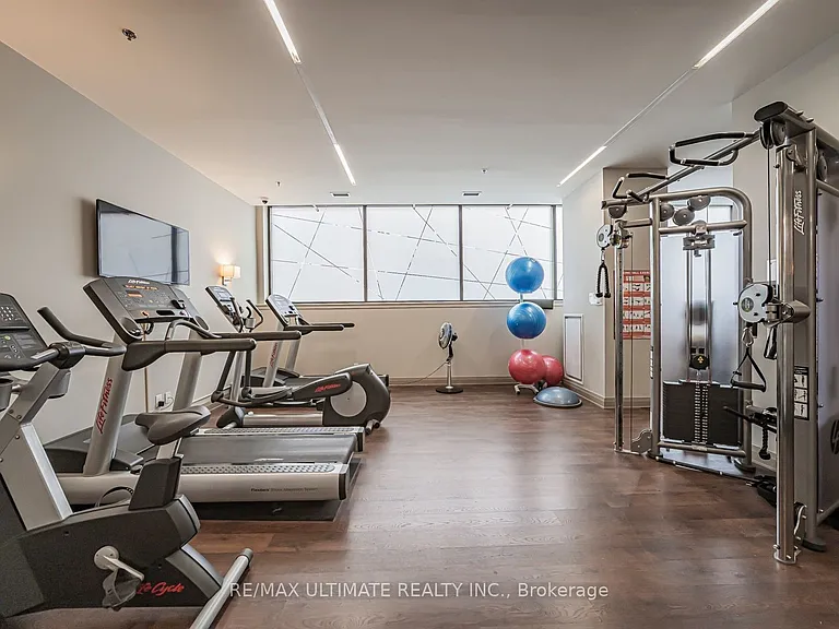 400 Wellington St W #306 — Photo 20