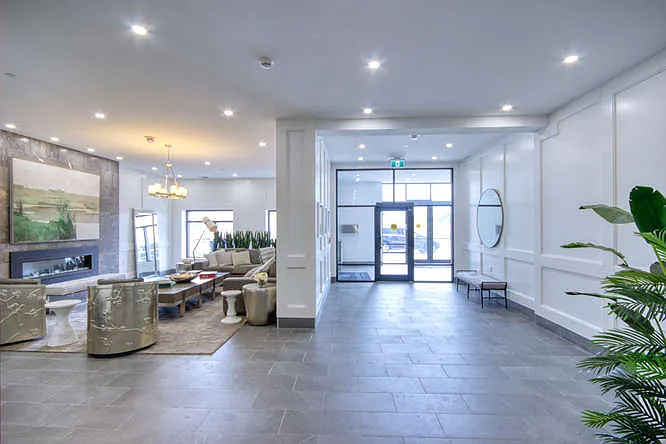 260 Villagewalk Boulevard London — Photo 2
