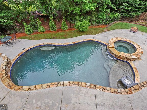 2nd image of 2192 Floral Ridge Dr