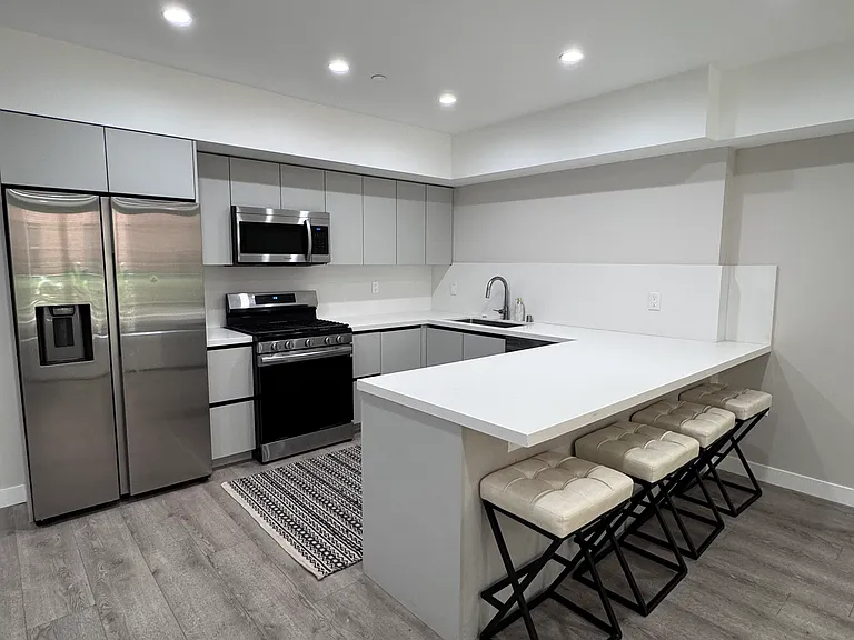 1846 N Cherokee Ave #303 — Photo 3