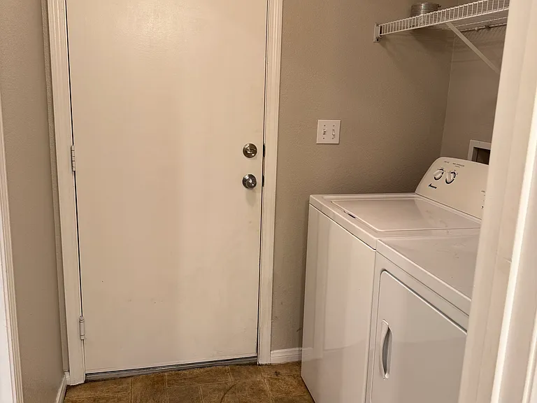 6528 Abbey Door Ct — Photo 8