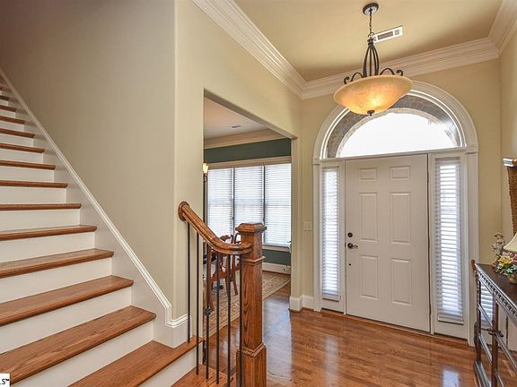 3rd image of 219 Bouchillion Dr