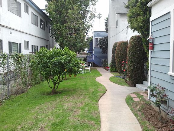 2nd image of 820 10th St APT B