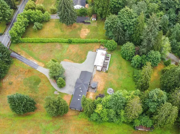 22948 132nd Ave, Maple Ridge, BC V4R 0A8