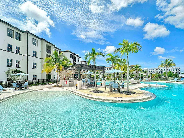 Legacy Naples Apartments — Photo 40