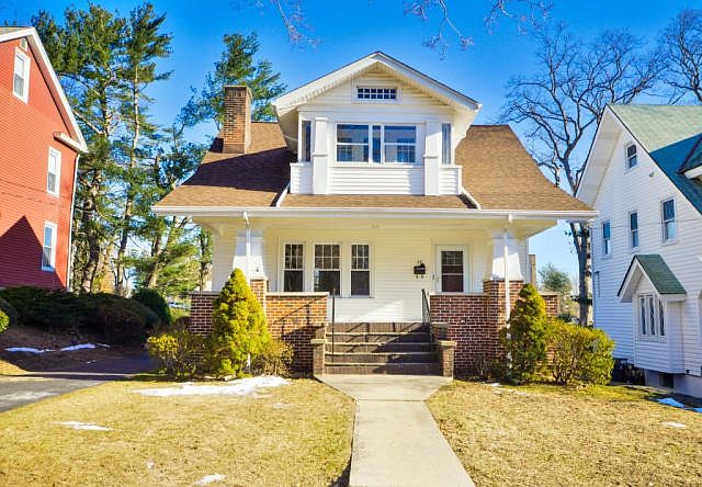 1st image of 34 Howard Ave