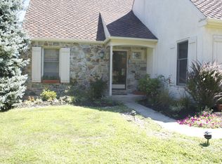 310 Countryview Dr, Bryn Mawr, PA 19010