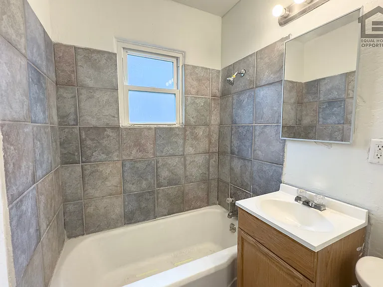 2517 E Culver St — Photo 24