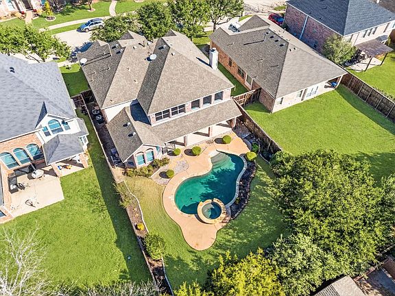 2nd image of 10975 La Grange Dr