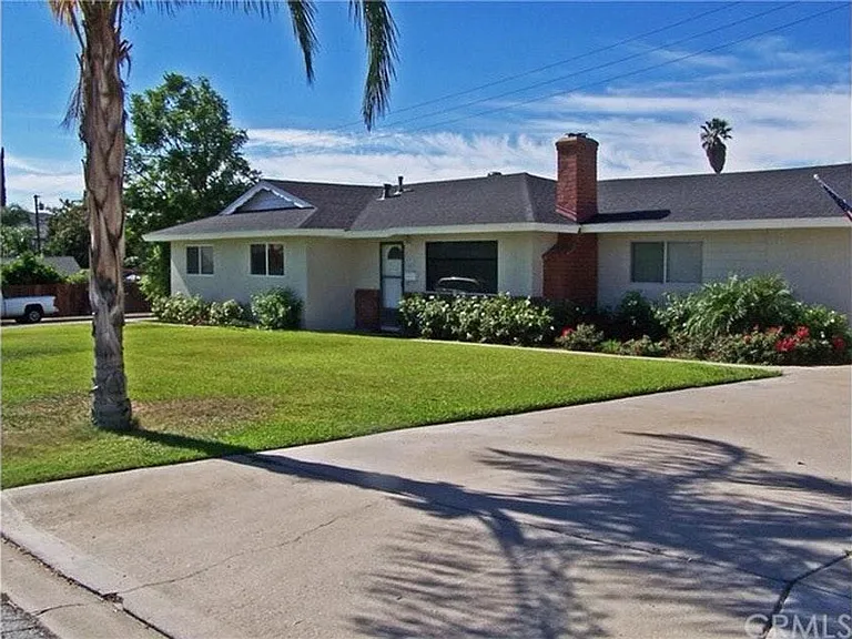 22432 Franklin St — Photo 2
