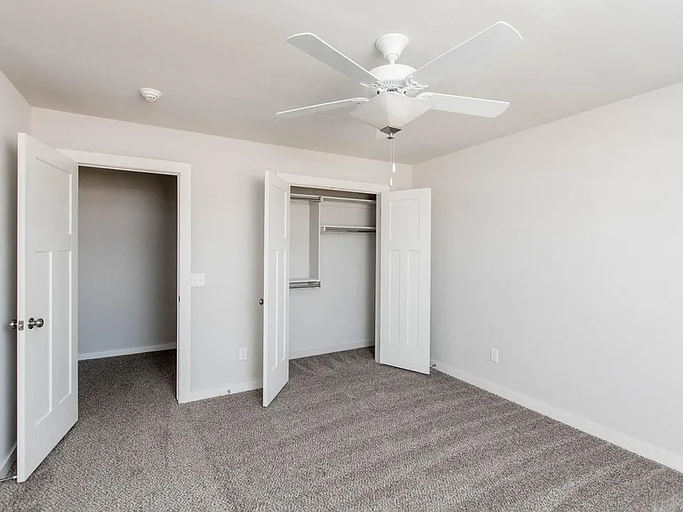 2224 Buena Vida Ln — Photo 32