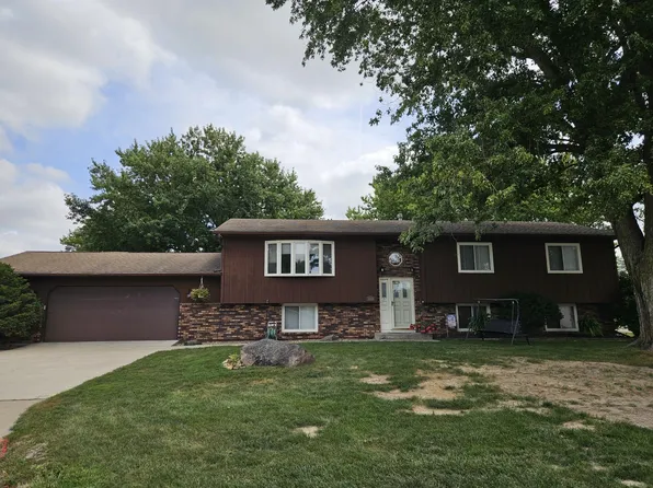1004 Cedar St, Wilton, IA 52778