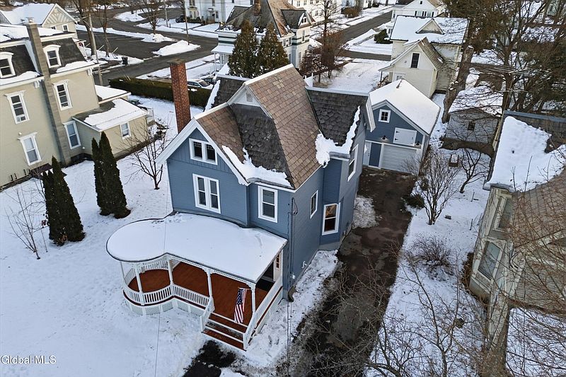 3rd image of 16 Morrison Avenue