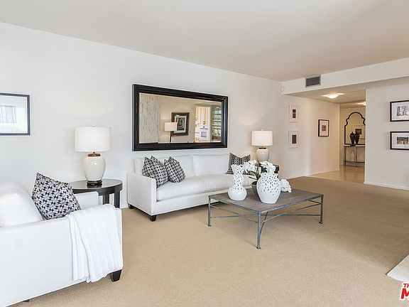 3rd image of 1833 Fairburn Ave APT 106