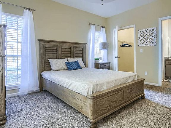 5th image of 2620 Lejuene Dr #3305