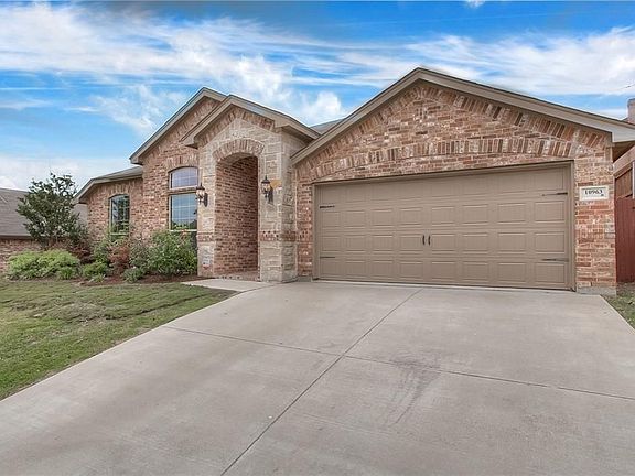 3rd image of 10963 Castle Oak Ln