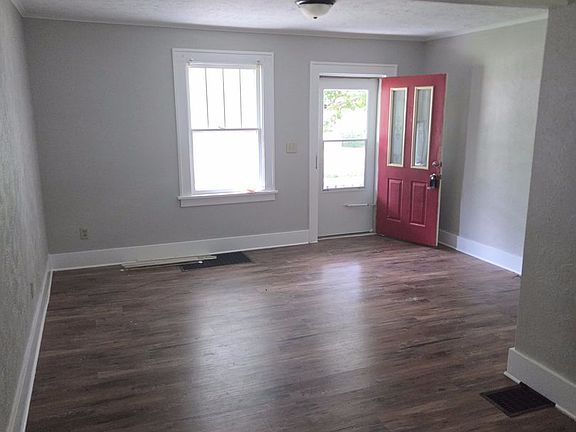 3rd image of 3119 N Indiana Ave