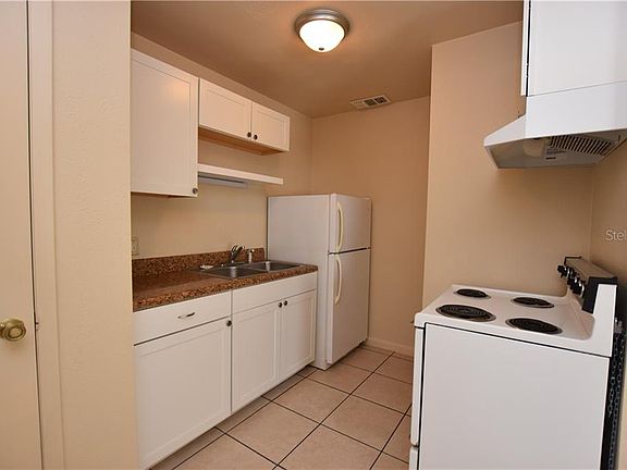 2nd image of 125 Denton Ave