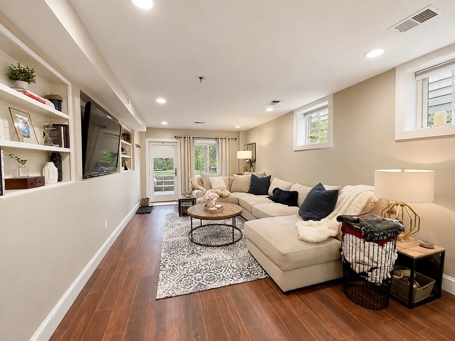 1 bed, 1.0 bath, 800 sqft, $3,400 — Photo 2