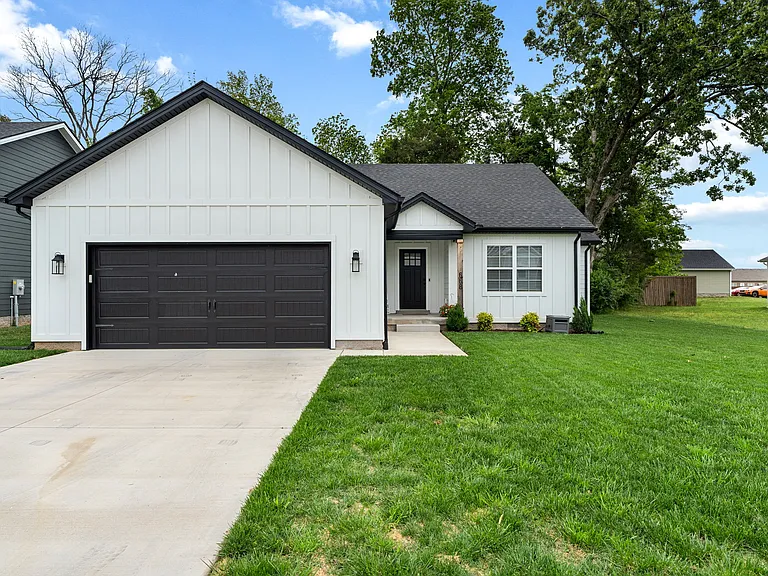 668 Pleasant Meadow Ln — Photo 1