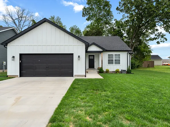 668 Pleasant Meadow Ln, Bowling Green, KY 42101