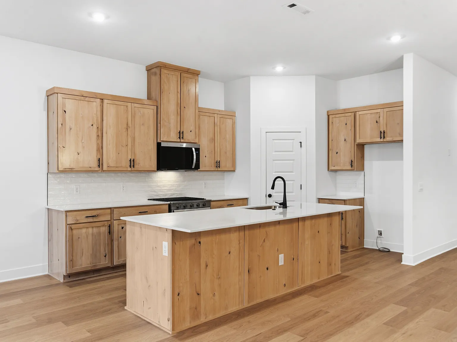 1810 East Fiji Street - 1 — Photo 4