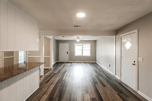 107 Galahad Dr Photo 1