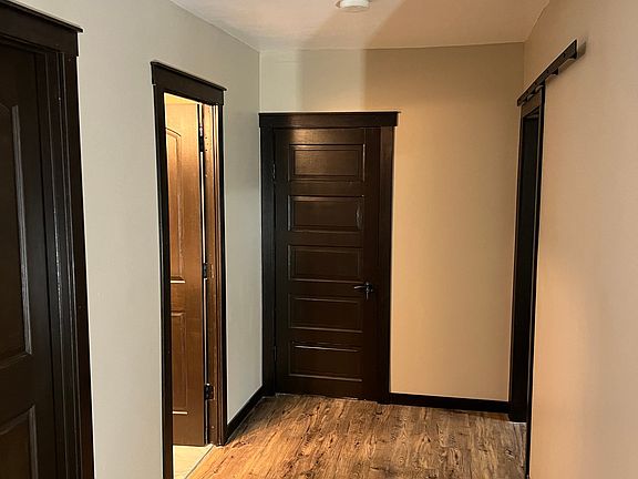 2nd image of 1156 1/2 E Madison St #2