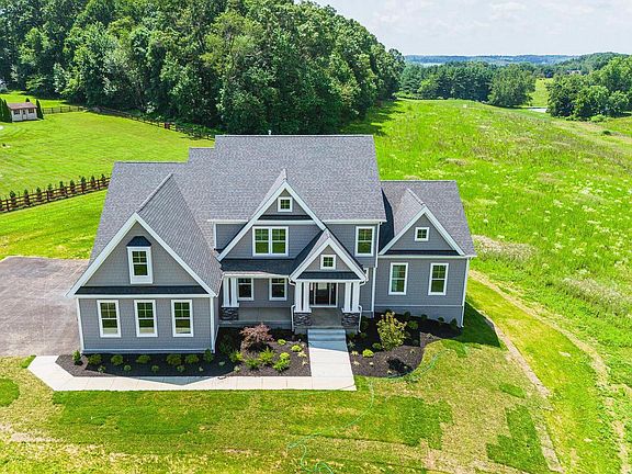 3rd image of 1605 Oakland Rd