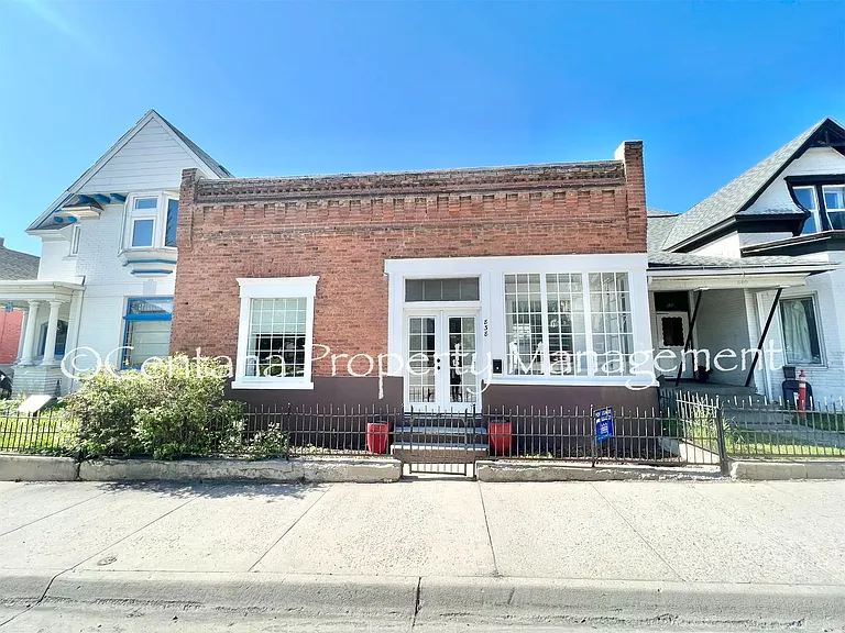 838 W Park St — Photo 2