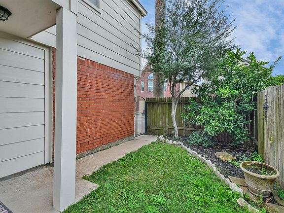 3rd image of 5839 Cinnamon Creek Cir