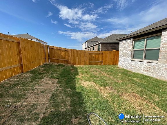 3rd image of 2113 Yarbrough Dr