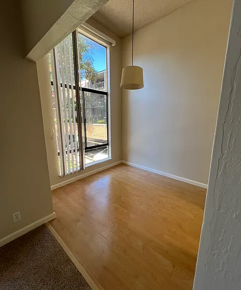 310 N Civic Dr — Photo 10